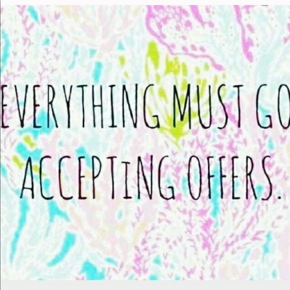 All offers considered! 🙏😜🦄🌸😊